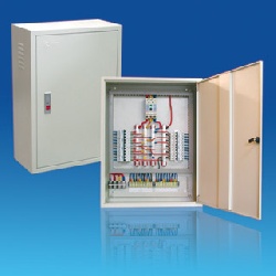 Tủ điện vỏ kim loại CKE lắp nổi trong nhà dùng cho aptomat MCCB